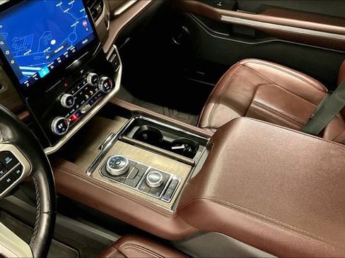 Used 2022 Ford Expedition Max Limited image 15