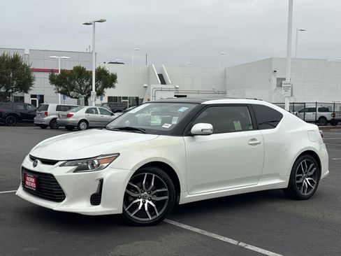 Used 2016 Scion tC FWD image 2
