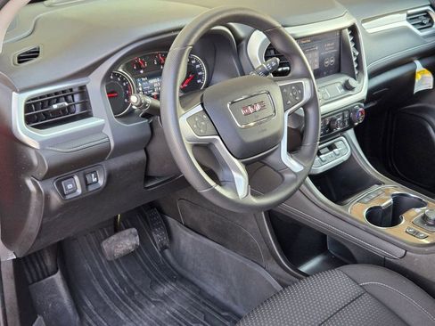 Used 2023 GMC Acadia SLE w/ Driver Convenience Package FWD image 10