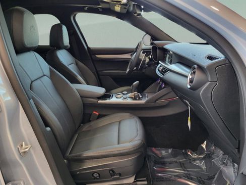 New 2025 Alfa Romeo Stelvio Sprint image 37