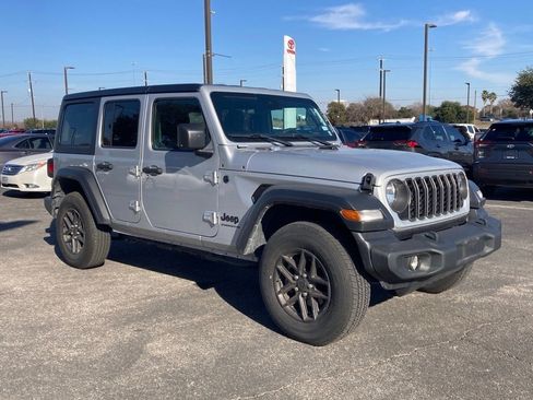 Used 2024 Jeep Wrangler Sport S image 3