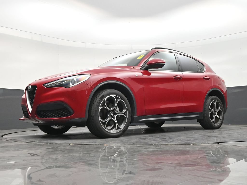 Used 2022 Alfa Romeo Stelvio Ti w/ Active Assist Plus Package AWD/4WD image 19