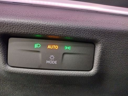 New 2026 Volkswagen Tiguan SE image 26