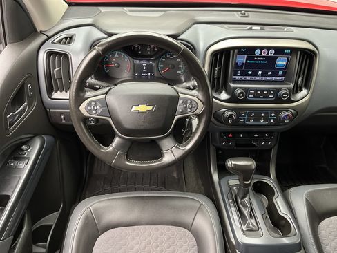 Used 2015 Chevrolet Colorado Z71 AWD/4WD image 14
