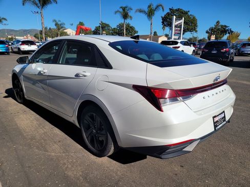 Used 2023 Hyundai Elantra SEL image 5