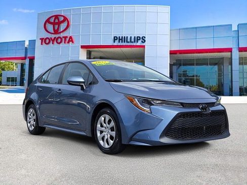 Used 2022 Toyota Corolla LE image 1