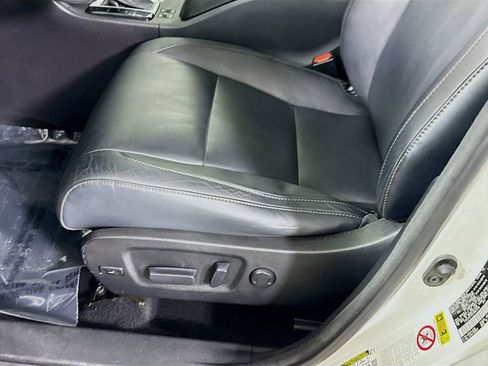 Used 2014 Toyota Highlander XLE AWD/4WD image 26