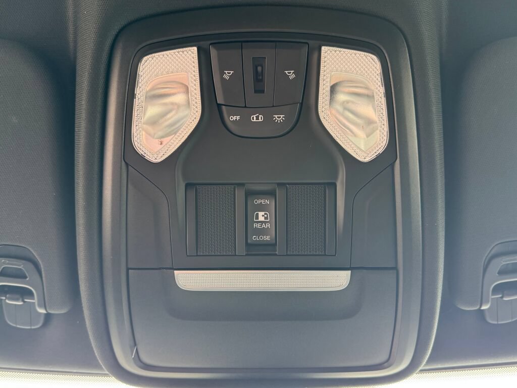 Used 2021 RAM 1500 Big Horn AWD/4WD image 32