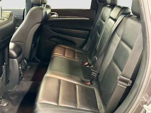 Used 2018 Jeep Grand Cherokee Limited AWD/4WD image 5