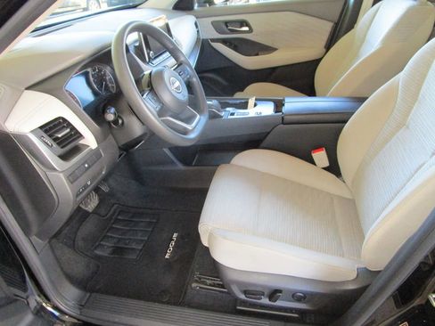 Used 2023 Nissan Rogue SV image 15