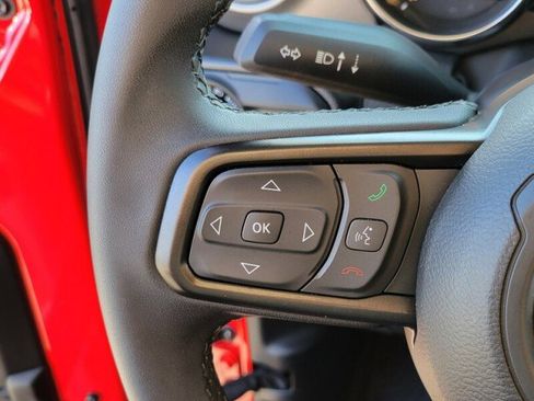 Used 2023 Jeep Gladiator Sport image 17