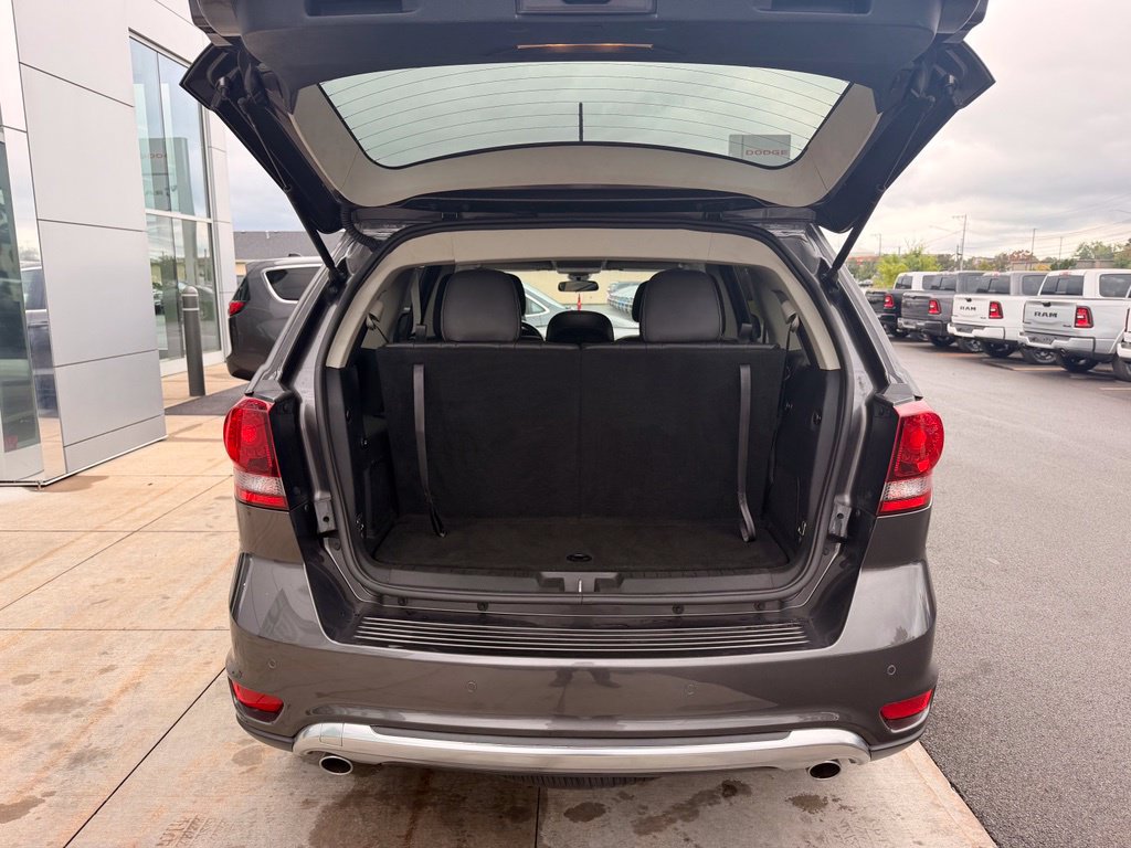 Used 2018 Dodge Journey Crossroad w/ Navigation Group AWD/4WD image 13
