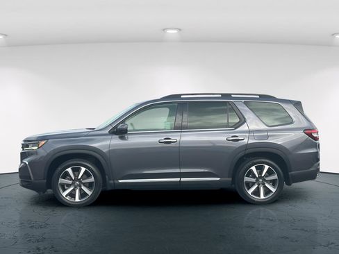 Certified 2024 Honda Pilot Touring image 3