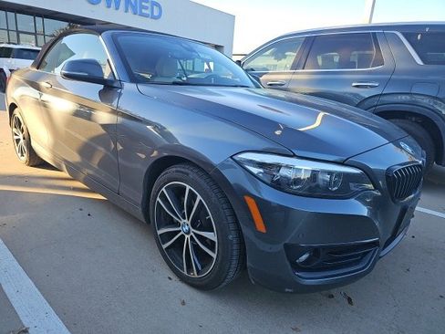 Used 2020 BMW 230i Convertible w/ Premium Package image 4
