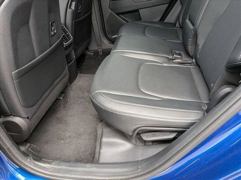 Used 2023 Kia Sportage EX AWD/4WD image 16