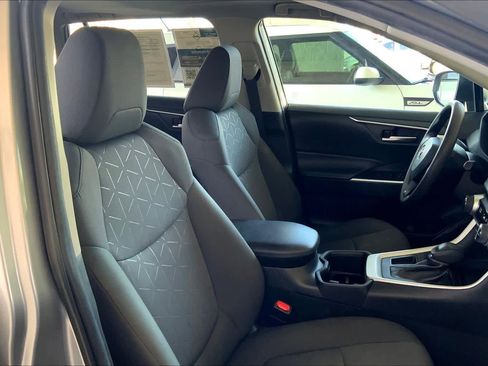 Used 2023 Toyota RAV4 XLE image 8