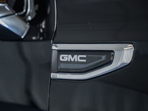 Used 2021 GMC Yukon SLT image 13