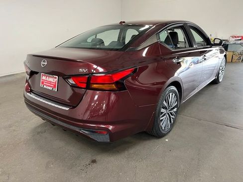 Used 2023 Nissan Altima 2.5 SV FWD image 3