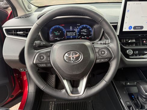 Used 2026 Toyota Corolla Cross XLE w/ Convenience Package AWD/4WD image 9