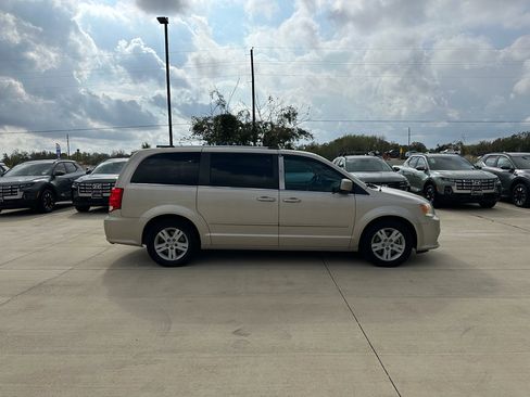 Used 2013 Dodge Grand Caravan Crew w/ Entertainment Group 1 image 4