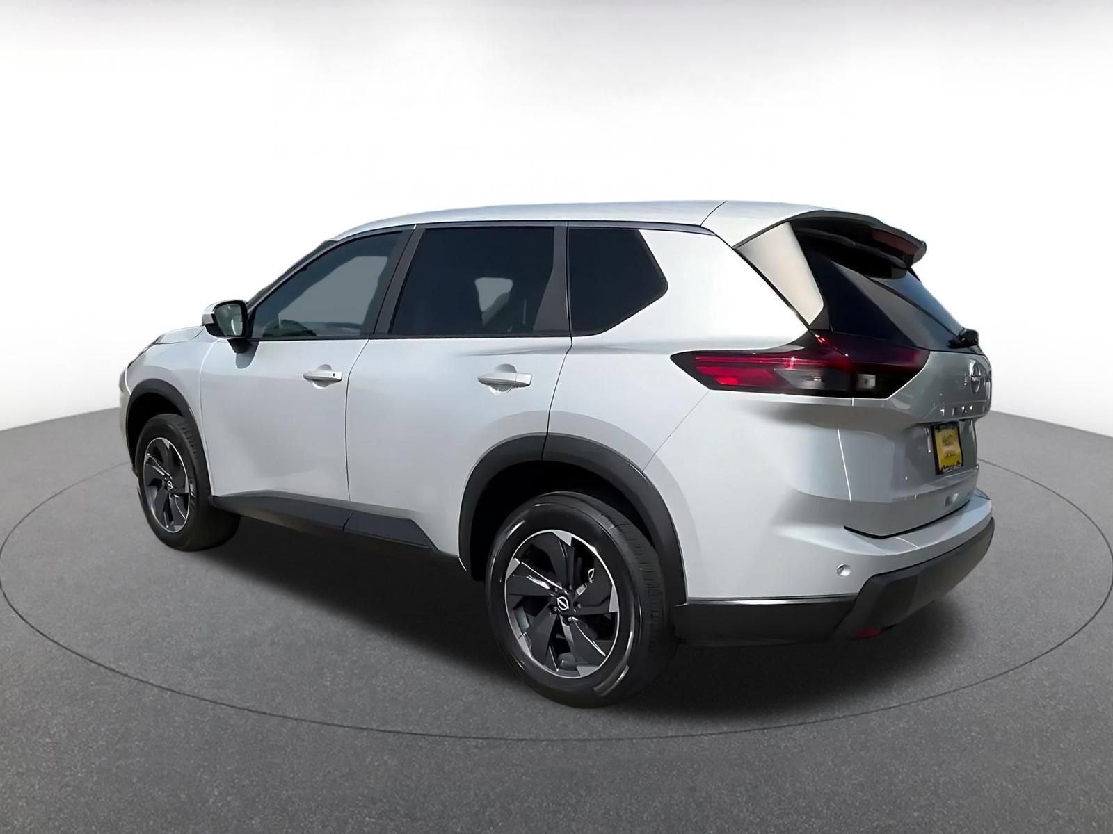 Used 2025 Nissan Rogue SV FWD image 9