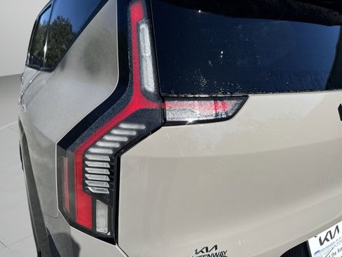 New 2026 Kia EV9 Land w/ Nightfall Edition Package image 7