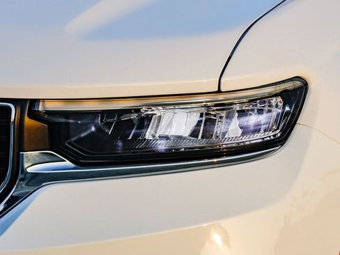 New 2025 Jeep Grand Cherokee Laredo X w/ Luxury Tech Group I image 5