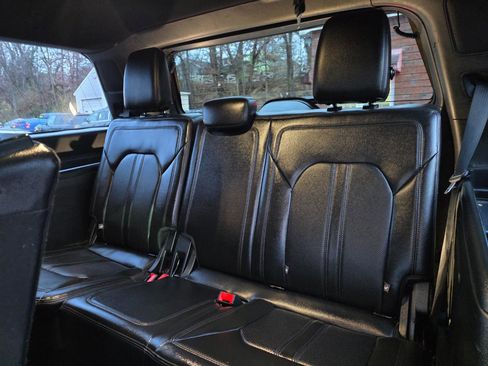 Used 2018 Ford Expedition Limited AWD/4WD image 12