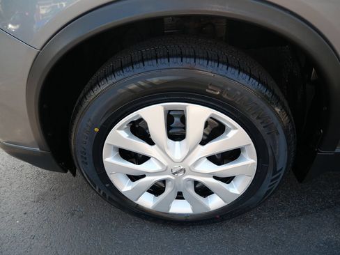 Used 2017 Nissan Rogue S AWD/4WD image 36