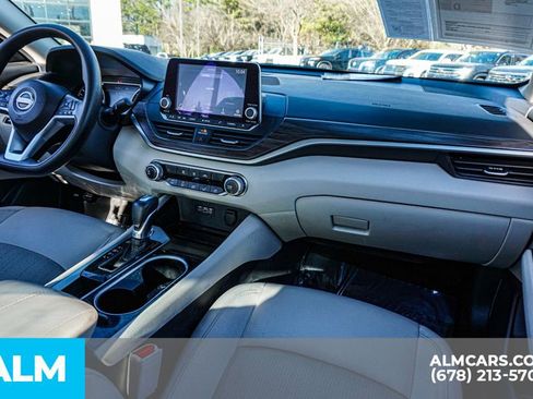 Used 2024 Nissan Altima 2.5 SV image 23