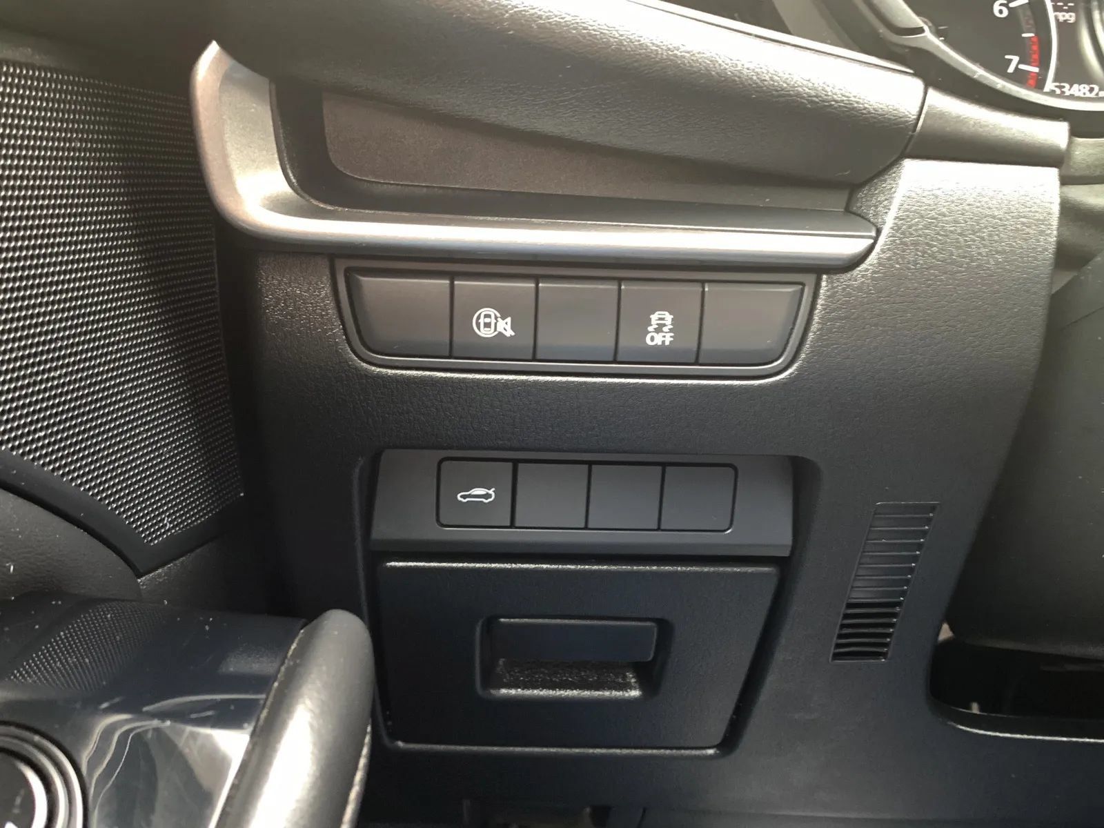 Used 2024 MAZDA MAZDA3 s FWD image 19