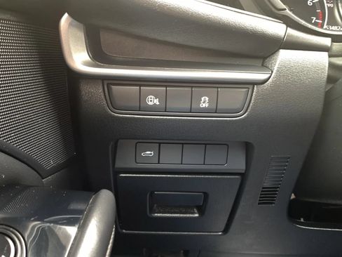Used 2024 MAZDA MAZDA3 s FWD image 19