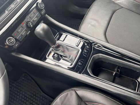 Used 2025 Jeep Compass Trailhawk image 40