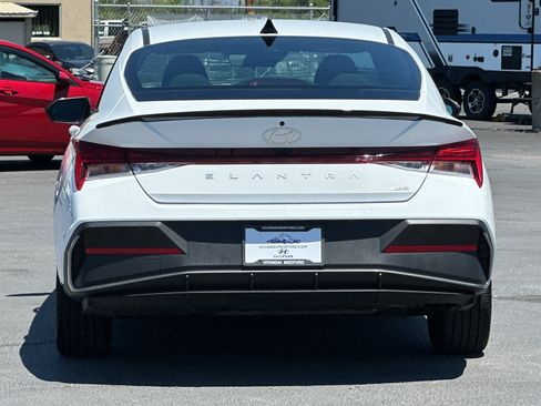 Certified 2025 Hyundai Elantra SEL w/ Cargo Package FWD image 5