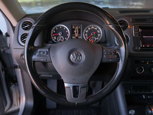 Used 2016 Volkswagen Tiguan SE FWD image 13