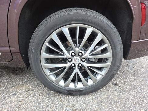 Used 2025 Buick Enclave Avenir w/ Super Cruise Package AWD/4WD image 71