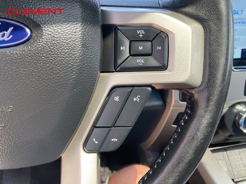 Used 2022 Ford F250 Lariat w/ Black Appearance Pkg image 10