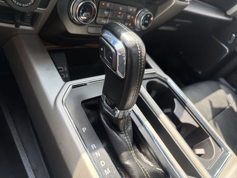 Used 2017 Ford F150 Lariat w/ Equipment Group 502A Luxury AWD/4WD image 17