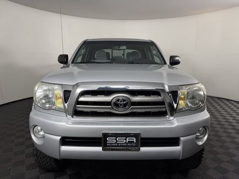 Used 2010 Toyota Tacoma PreRunner RWD image 2