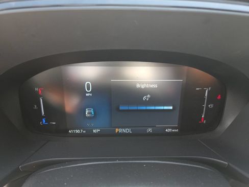 Used 2025 Ford Escape ST-Line AWD/4WD image 2