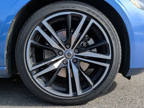 Used 2021 Volvo S60 T5 R-Design image 13