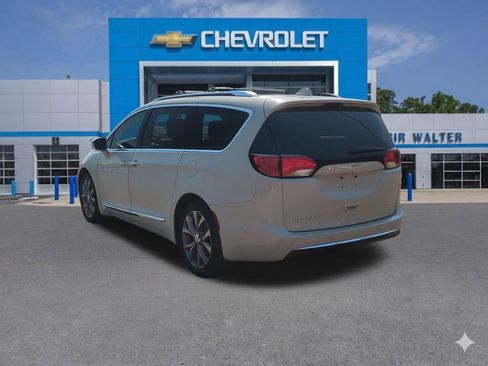 Used 2019 Chrysler Pacifica Limited w/ Tire & Wheel Group image 4