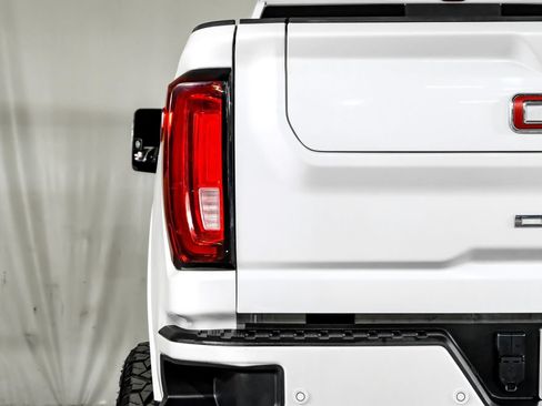 Used 2022 GMC Sierra 2500 Denali w/ Denali Ultimate Package AWD/4WD image 41