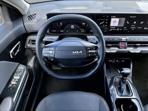 Used 2025 Kia K4 EX FWD image 5