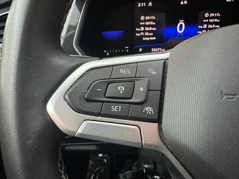 Used 2023 Volkswagen Tiguan SE w/ Panoramic Sunroof Package image 20