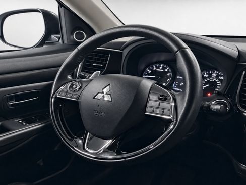 Used 2017 Mitsubishi Outlander GT AWD/4WD image 16