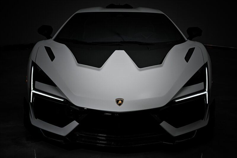 Used 2024 Lamborghini Revuelto AWD/4WD image 16