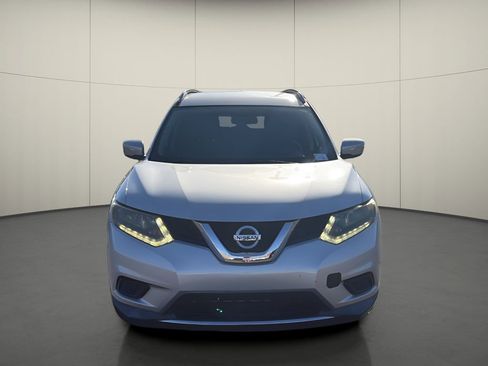 Used 2014 Nissan Rogue SV FWD image 2