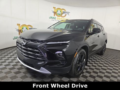Used 2025 Chevrolet Blazer LT w/ Convenience Package FWD image 3