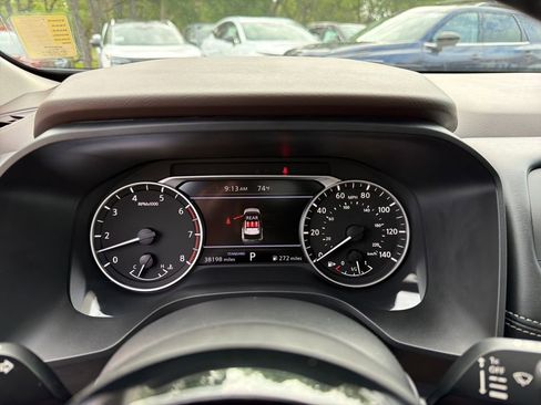 Used 2023 Nissan Rogue SL image 25